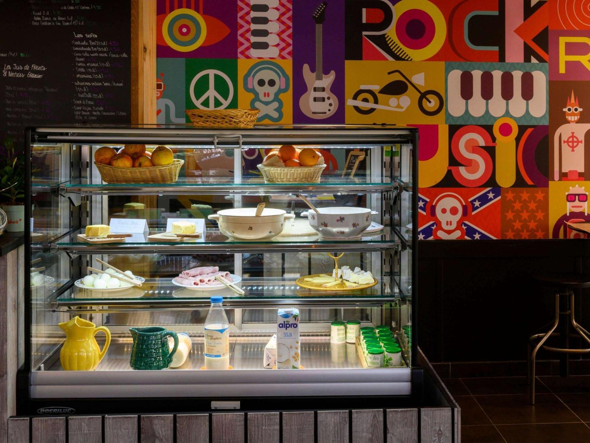 Greet Hotel Evreux Centre - Route De Normandie By Accor ภายนอก รูปภาพ